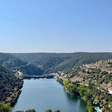 Отель Pensao Vista Bela Миранда-ду-Дору Экстерьер фото