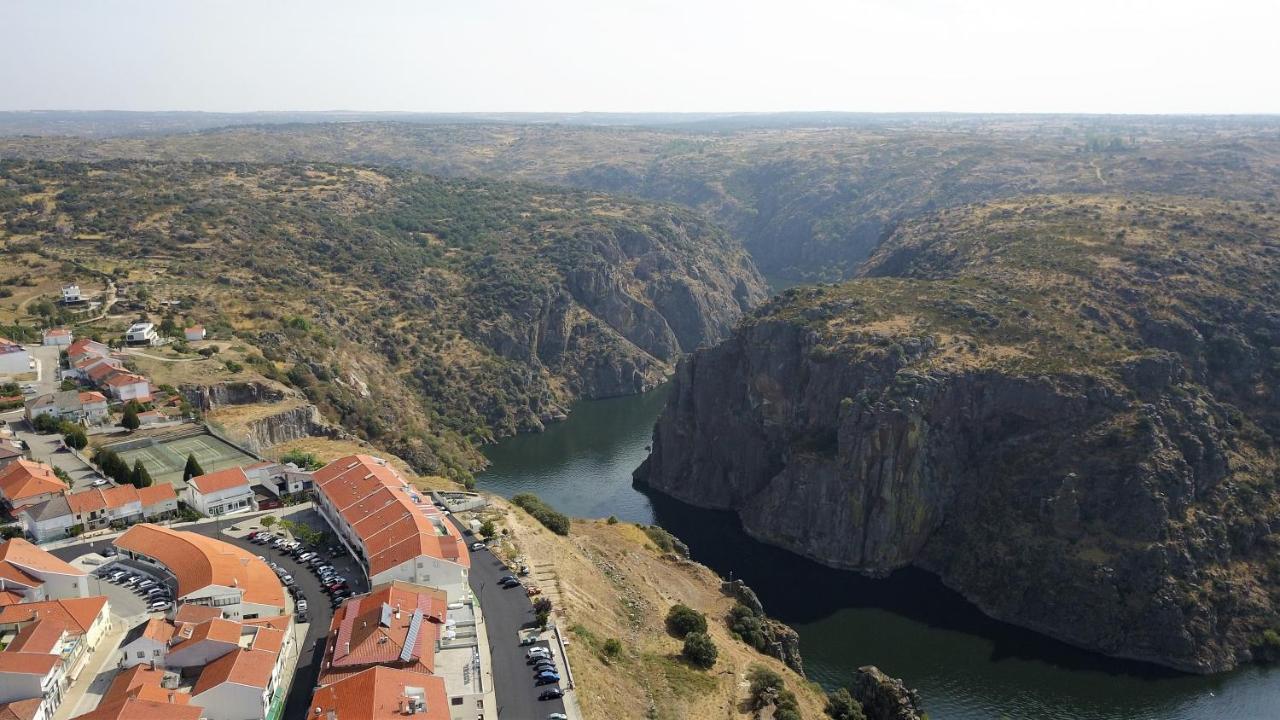 Отель Pensao Vista Bela Миранда-ду-Дору Экстерьер фото